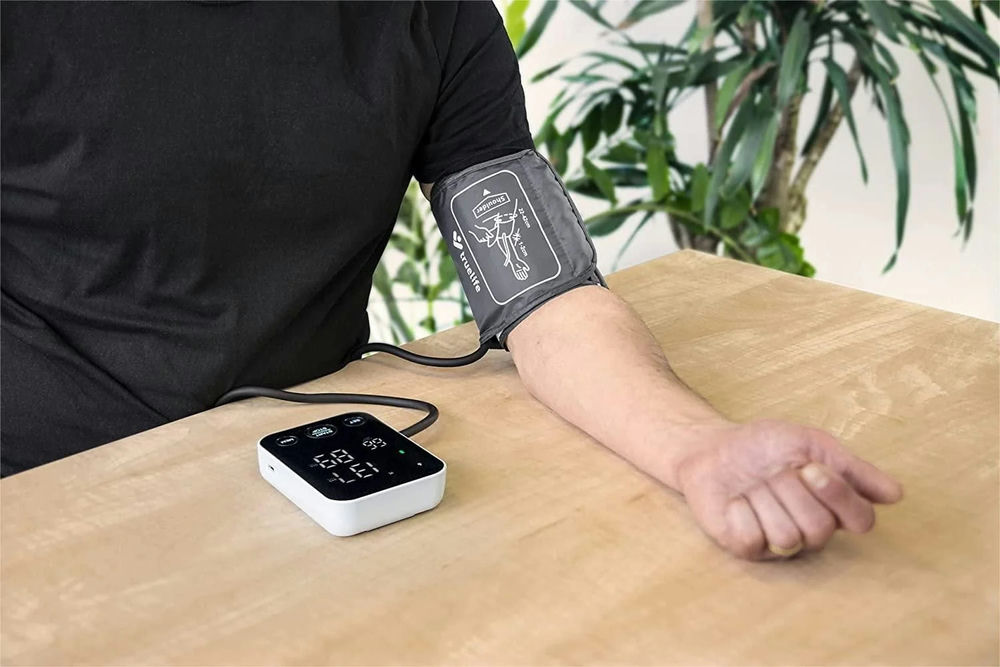 Blood_Pressure_Monitor_With_Case_Hangzhou_MadeAsia_Pic