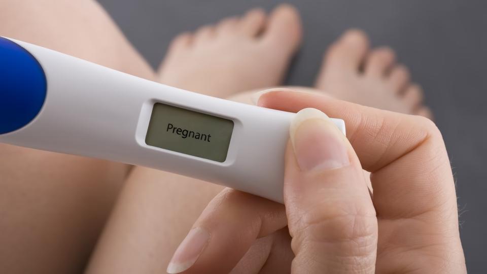 Pregnancy Confirmation: Digital Tests with Week Indicator